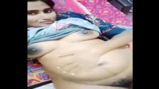 Pregnant bhabhi showing hairy pussy